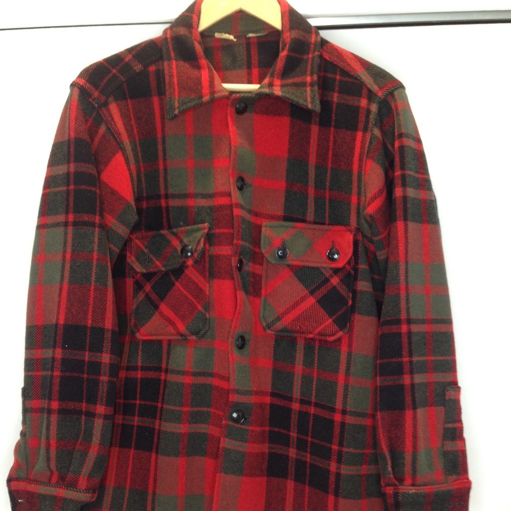 Vintage Men's Heavy Wool Shirt , Sz 44 , Red and Black Plaid